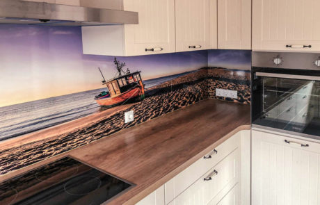 moderne Landhausküche graue Schränke